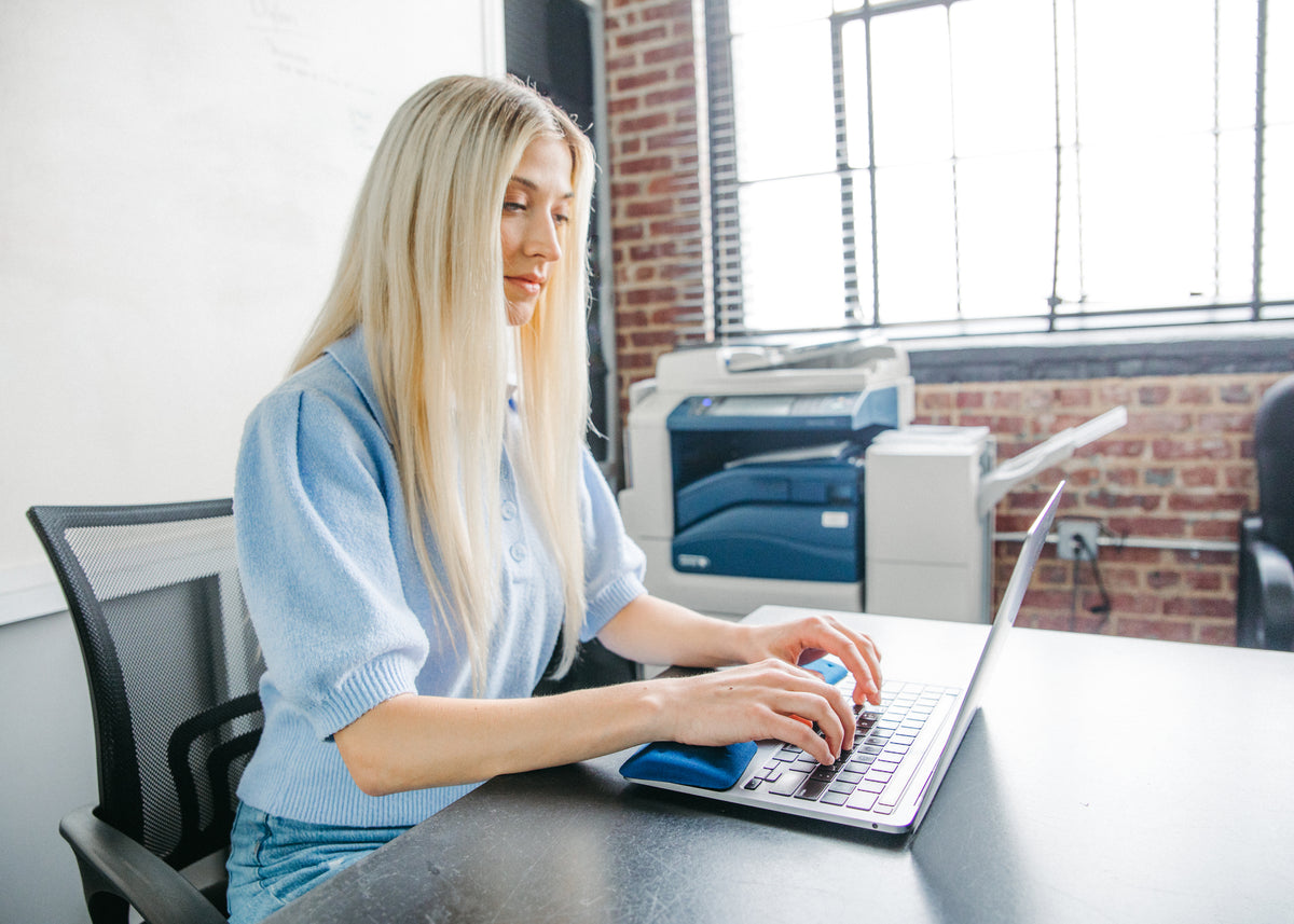 Memory Foam vs. Gel Wrist Rest Choosing the Right Support for Your Co